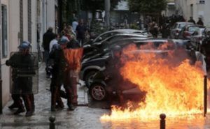 Scène de chaos en ville